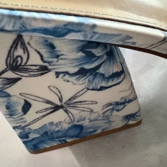 Betsey Johnson Blue Floral Women's Shoes New in original packaging - Picture 12 of 16